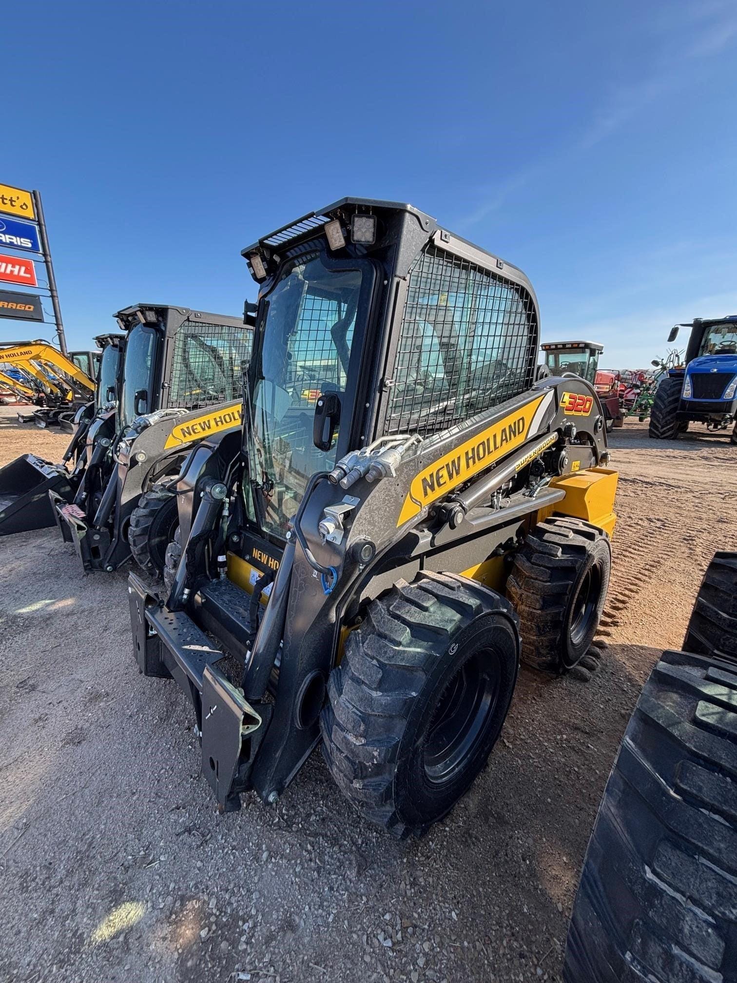 2025 New Holland L320 Equipment Image0