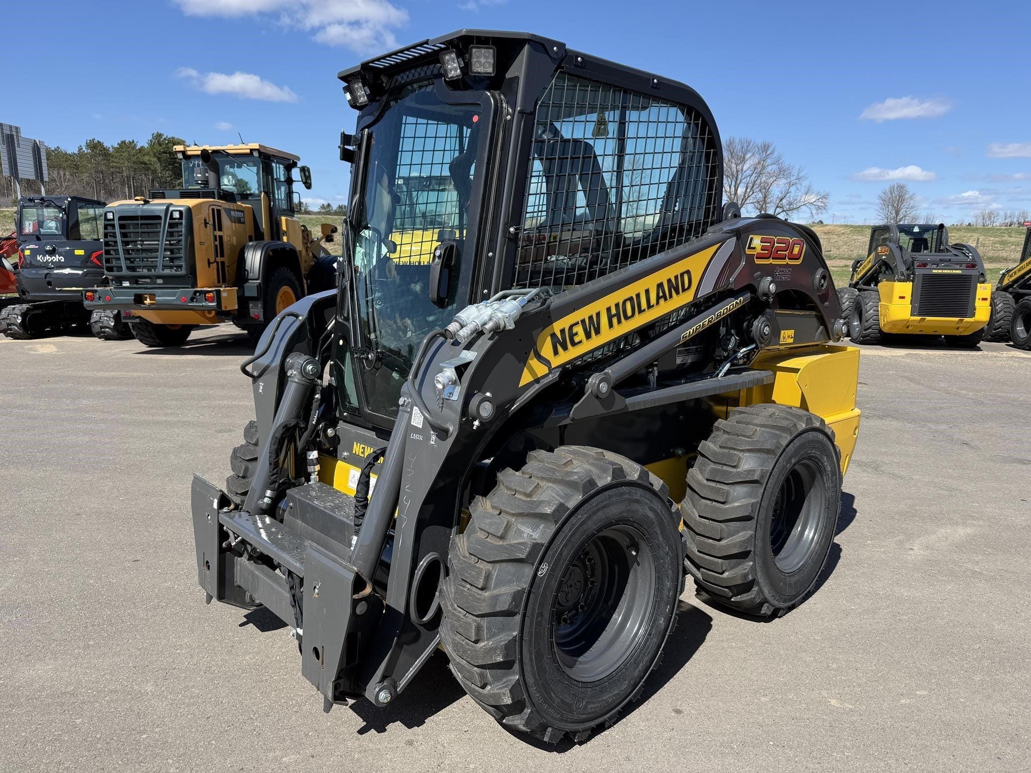 2025 New Holland L320 Equipment Image0