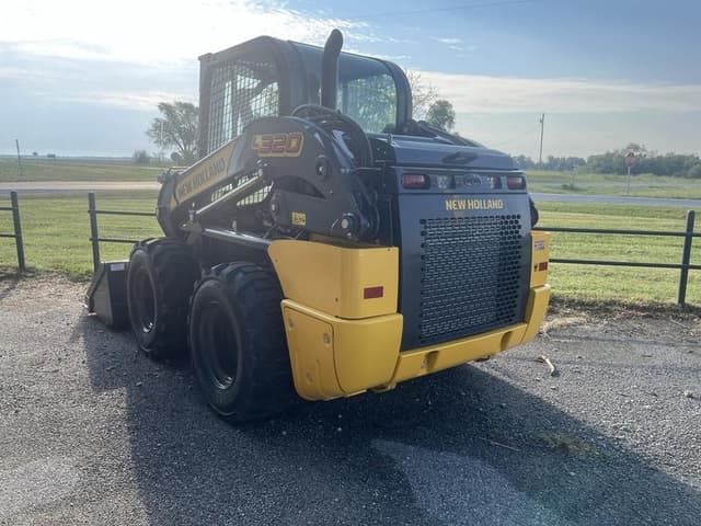 Image of New Holland L320 equipment image 4
