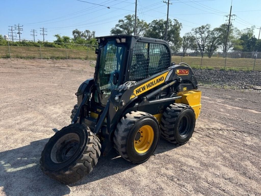 2025 New Holland L320 Equipment Image0