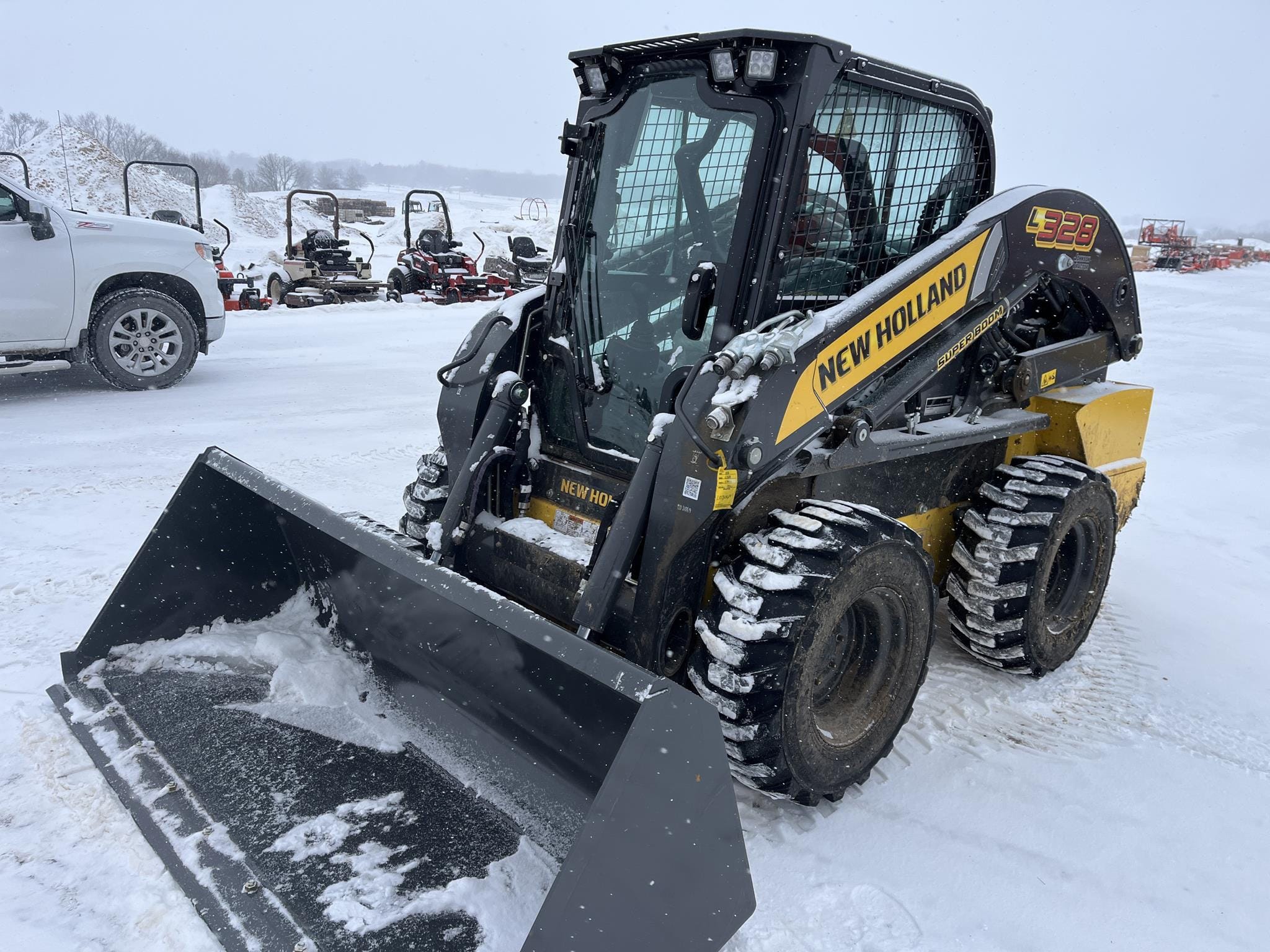 2025 New Holland L328 Equipment Image0