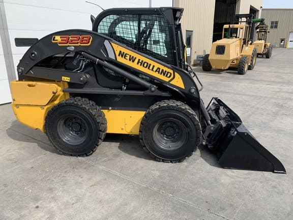 Image of New Holland L328 equipment image 1