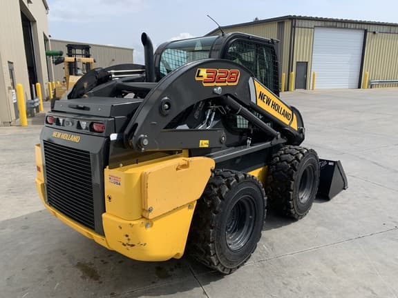 Image of New Holland L328 equipment image 2