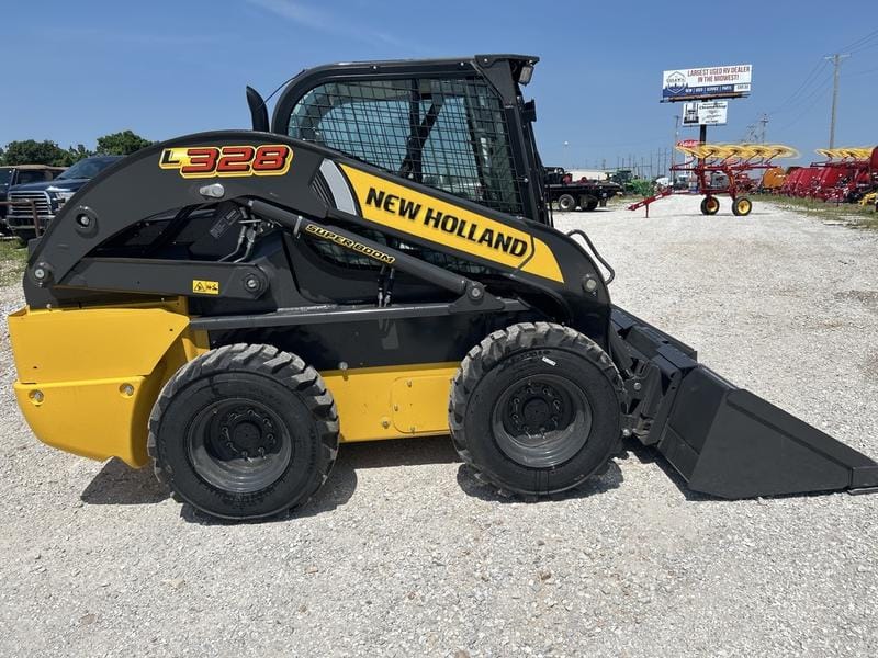 2025 New Holland L328 Equipment Image0