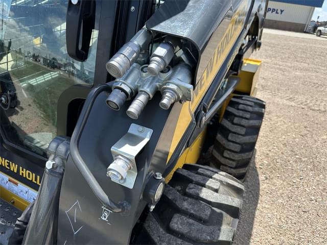 Image of New Holland L328 equipment image 4