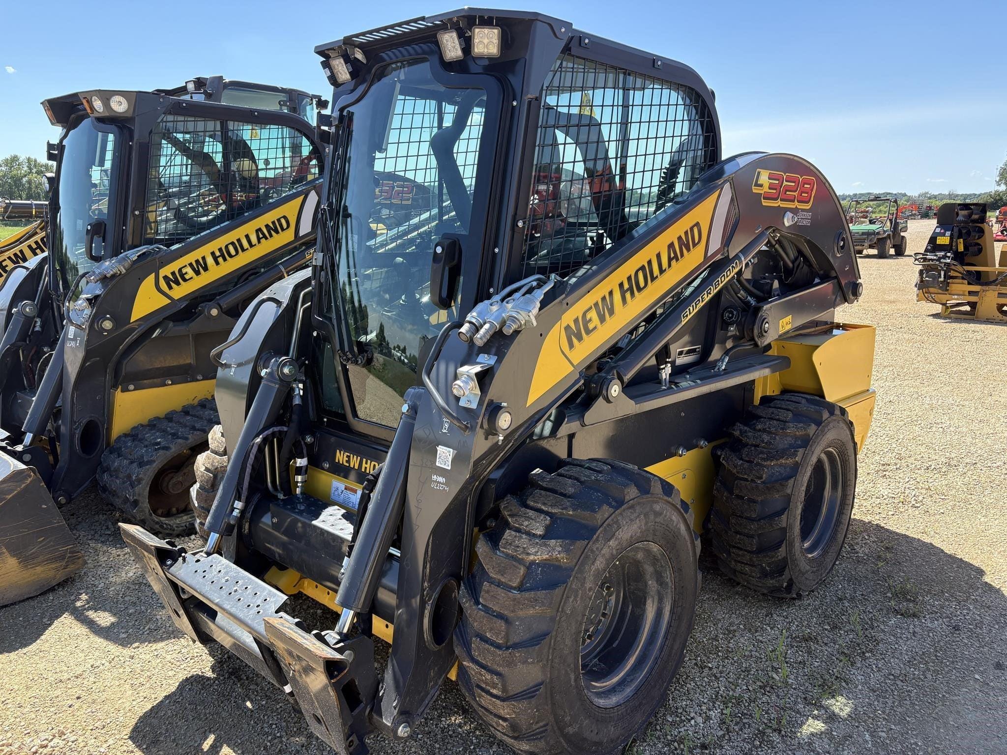 2025 New Holland L328 Equipment Image0