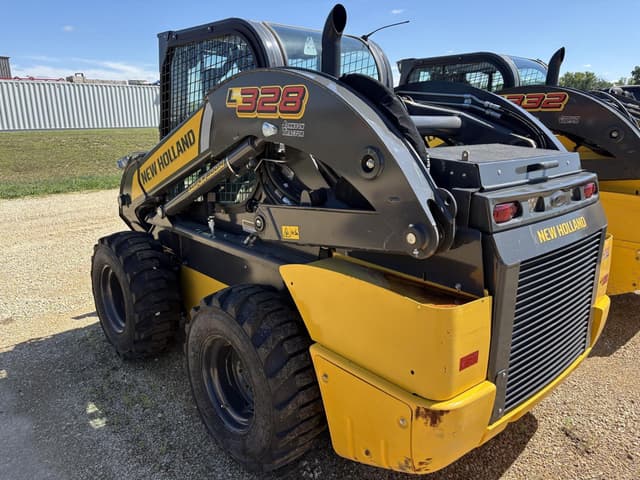 Image of New Holland L328 equipment image 4