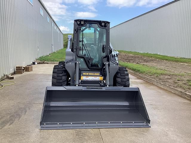 Image of New Holland L328 equipment image 1