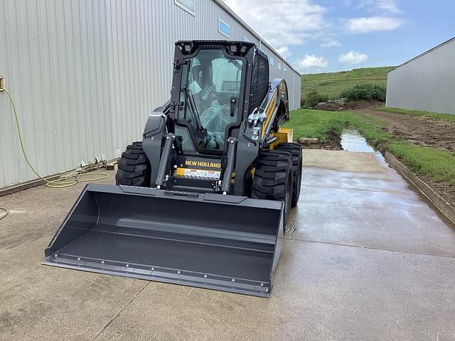 Image of New Holland L328 equipment image 2