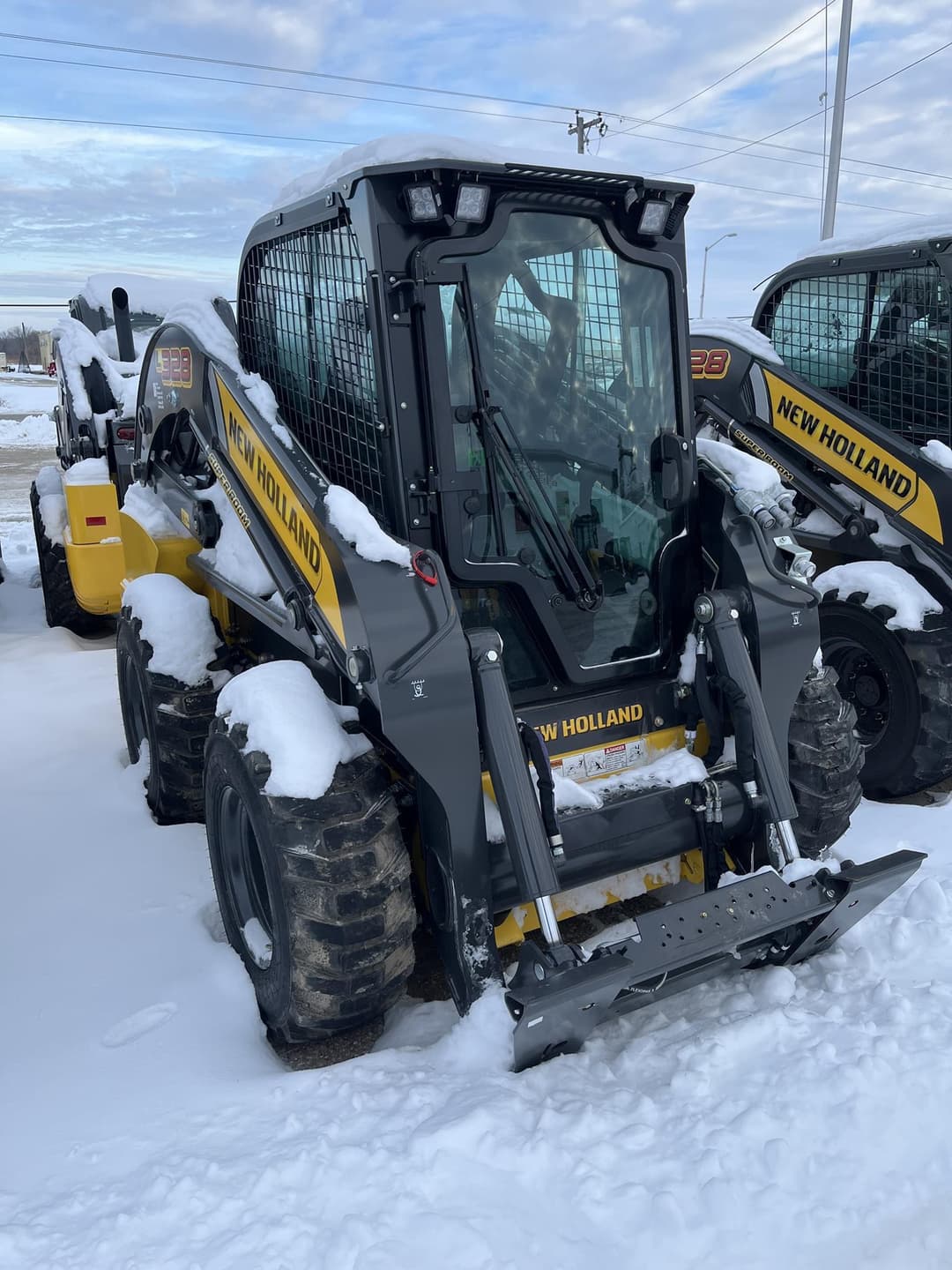 Image of New Holland L328 Image 1