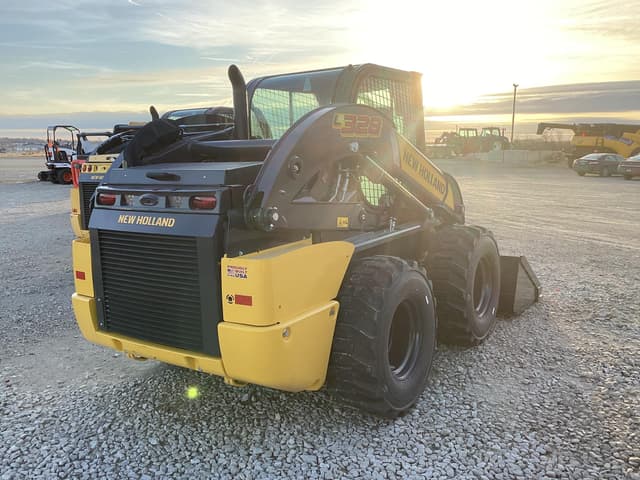 Image of New Holland L328 equipment image 2