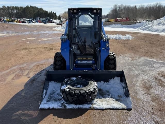 Image of New Holland L334 equipment image 1