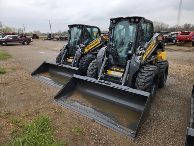Image of New Holland L334 equipment image 2