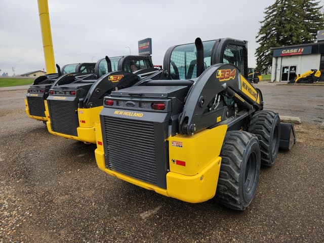 Image of New Holland L334 equipment image 3
