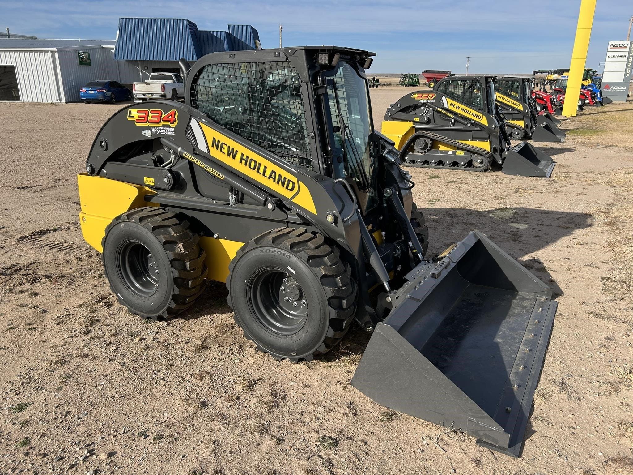 2025 New Holland L334 Equipment Image0