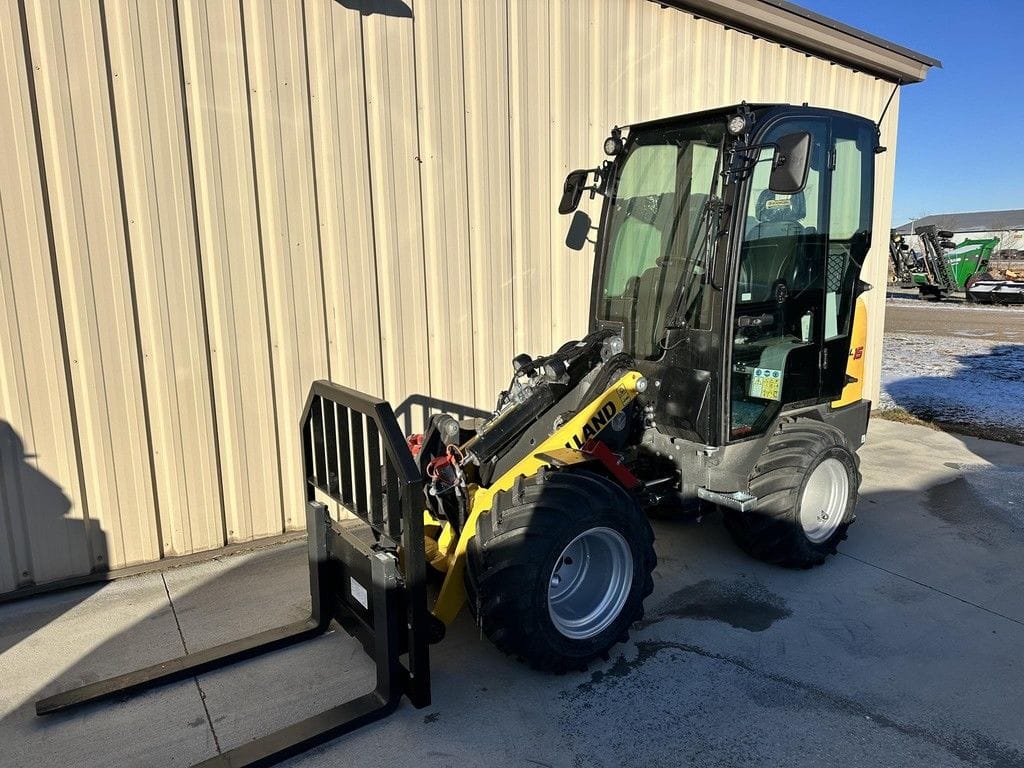 2025 New Holland ML15 Equipment Image0