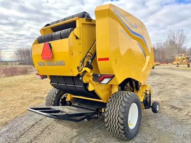 Image of New Holland Pro-Belt 450 equipment image 4