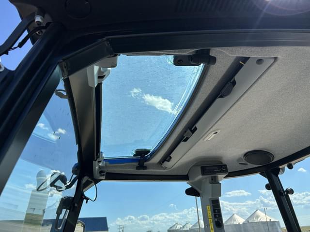 Image of New Holland PowerStar 75 equipment image 4