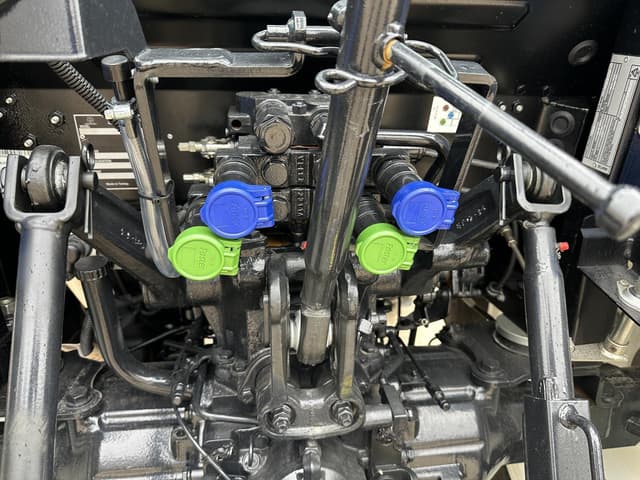 Image of New Holland PowerStar 75 equipment image 4