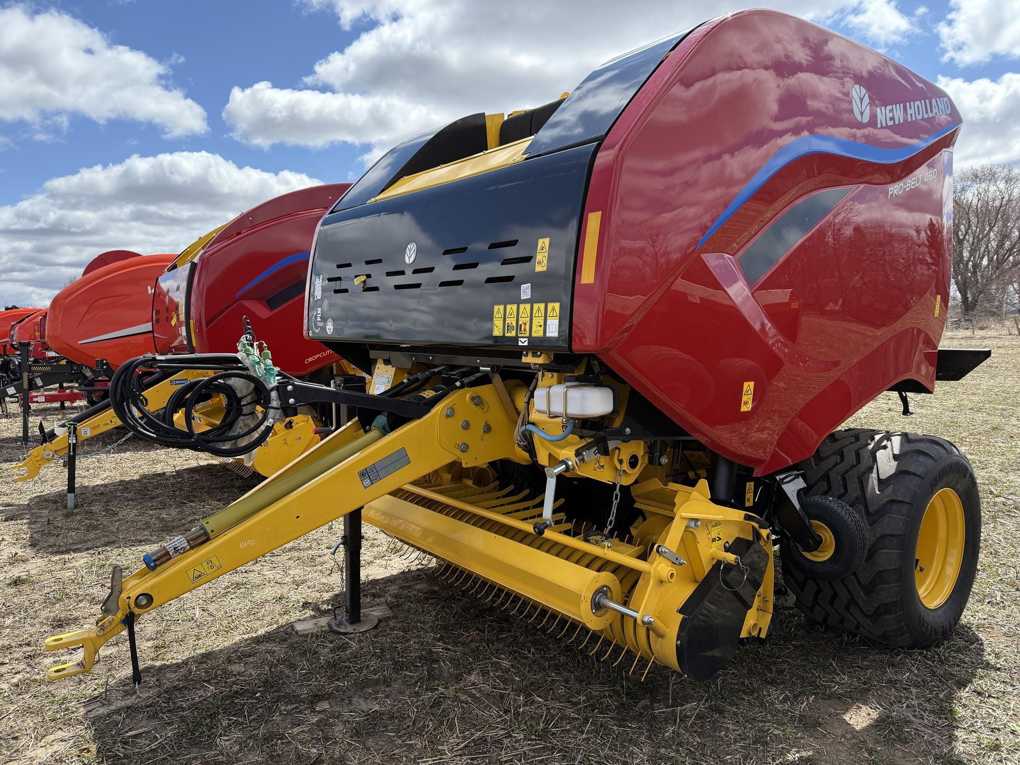 2025 New Holland Pro-Belt 460 Equipment Image0