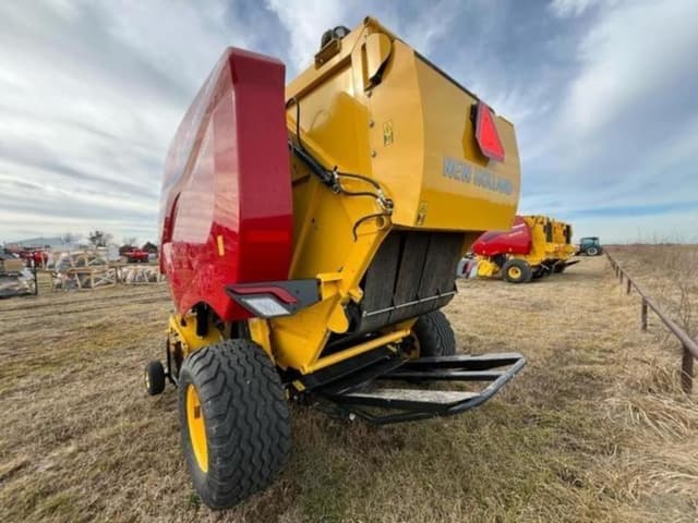 Image of New Holland RB460 equipment image 4