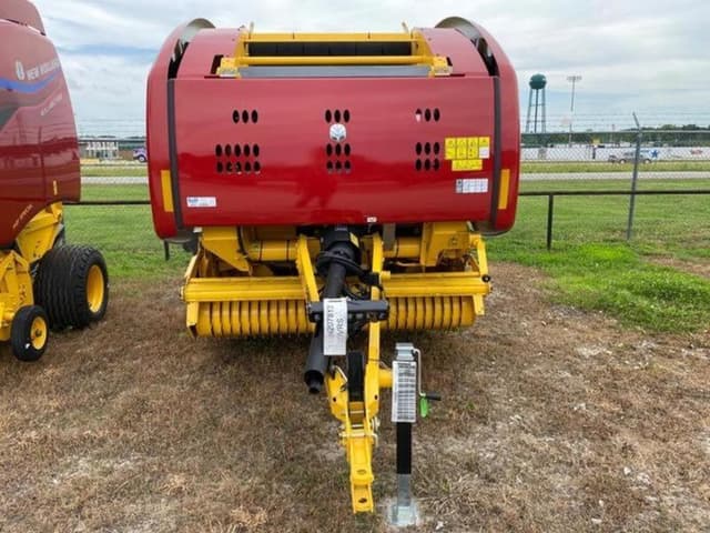 Image of New Holland RB450 equipment image 2