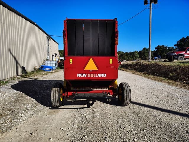 Image of New Holland RB450 Utility Plus equipment image 3