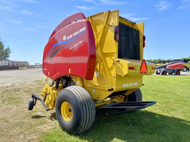 Image of New Holland RB460 equipment image 4