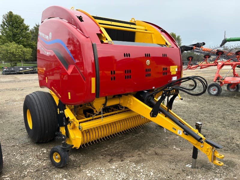 Image of New Holland RB560 Specialty Crop Image 1