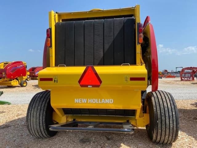 Image of New Holland RB560 Specialty Crop equipment image 3