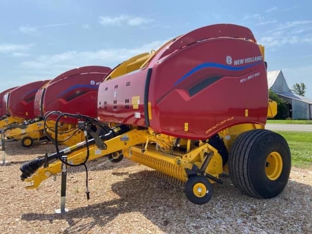 Image of New Holland RB560 Specialty Crop equipment image 2