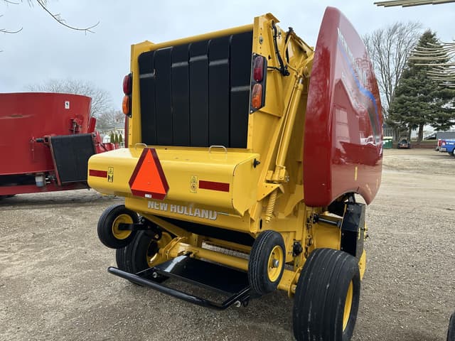 Image of New Holland RB450 Hay Special equipment image 4