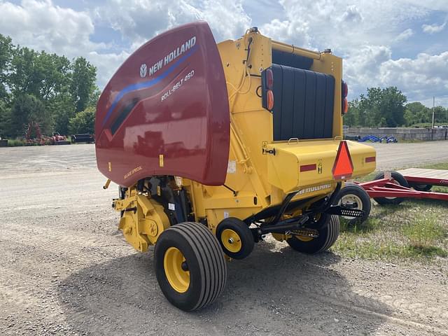 Image of New Holland RB450 equipment image 3