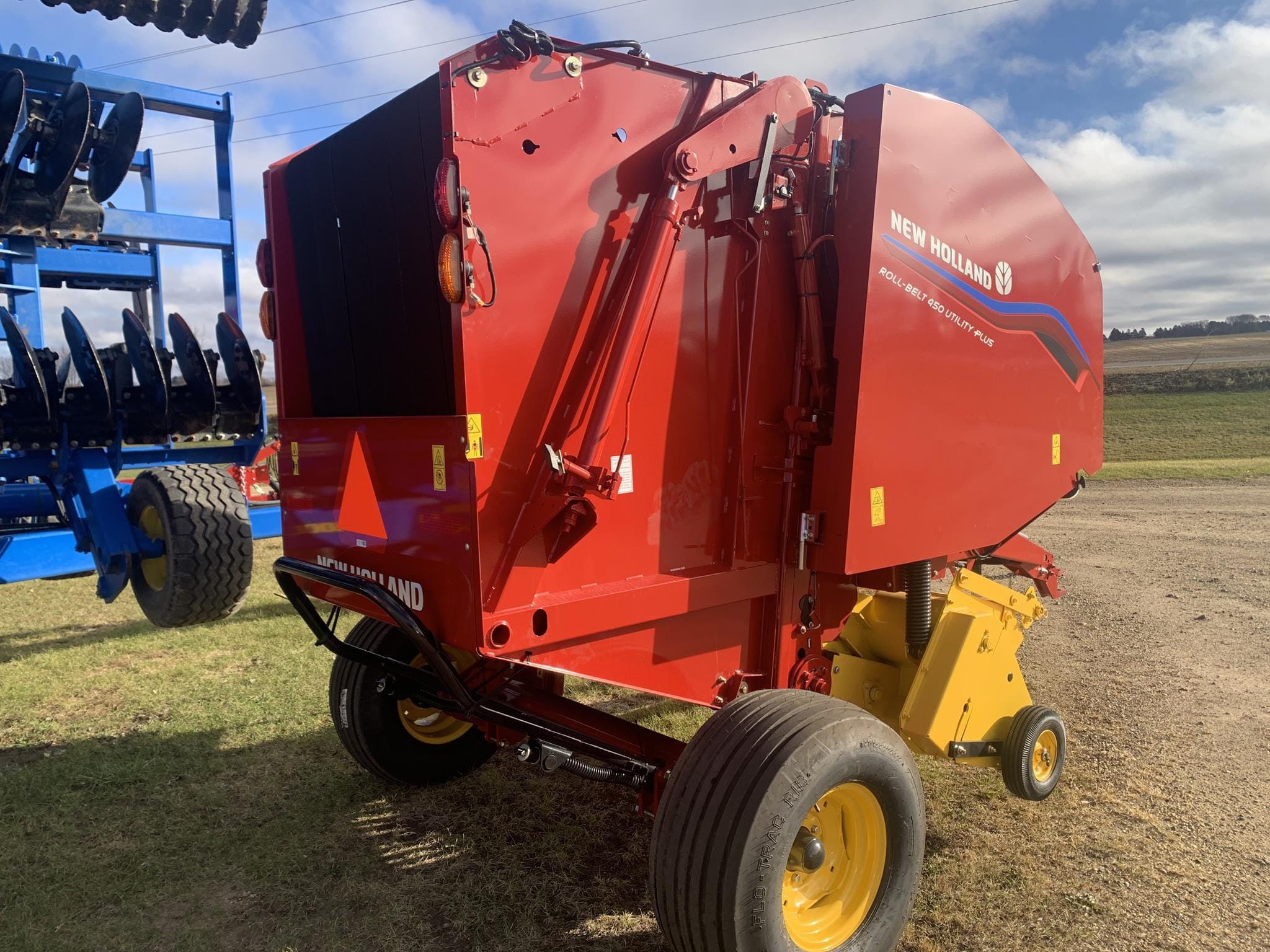 2025 New Holland RB450 Utility Plus Equipment Image0