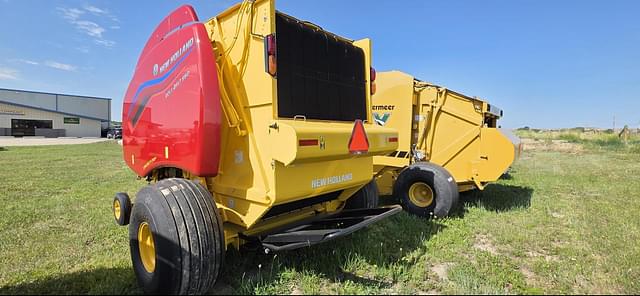 Image of New Holland RB560 Specialty Crop equipment image 4