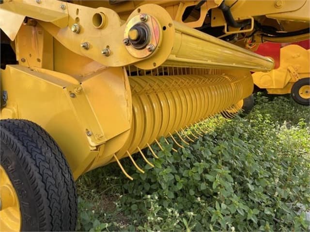 Image of New Holland RB460 equipment image 4