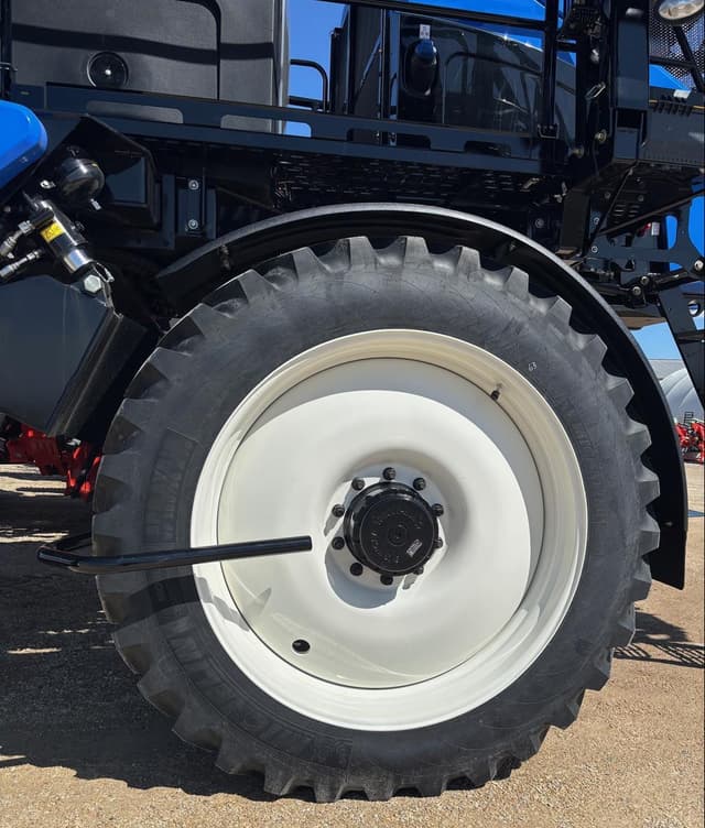 Image of New Holland SP310F equipment image 4