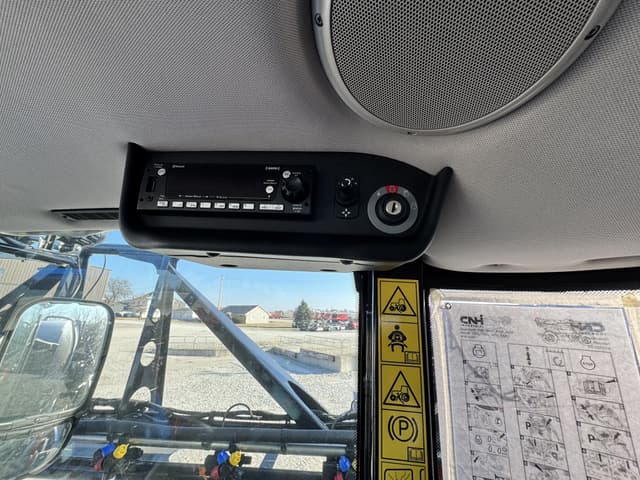 Image of New Holland SP.410F equipment image 4