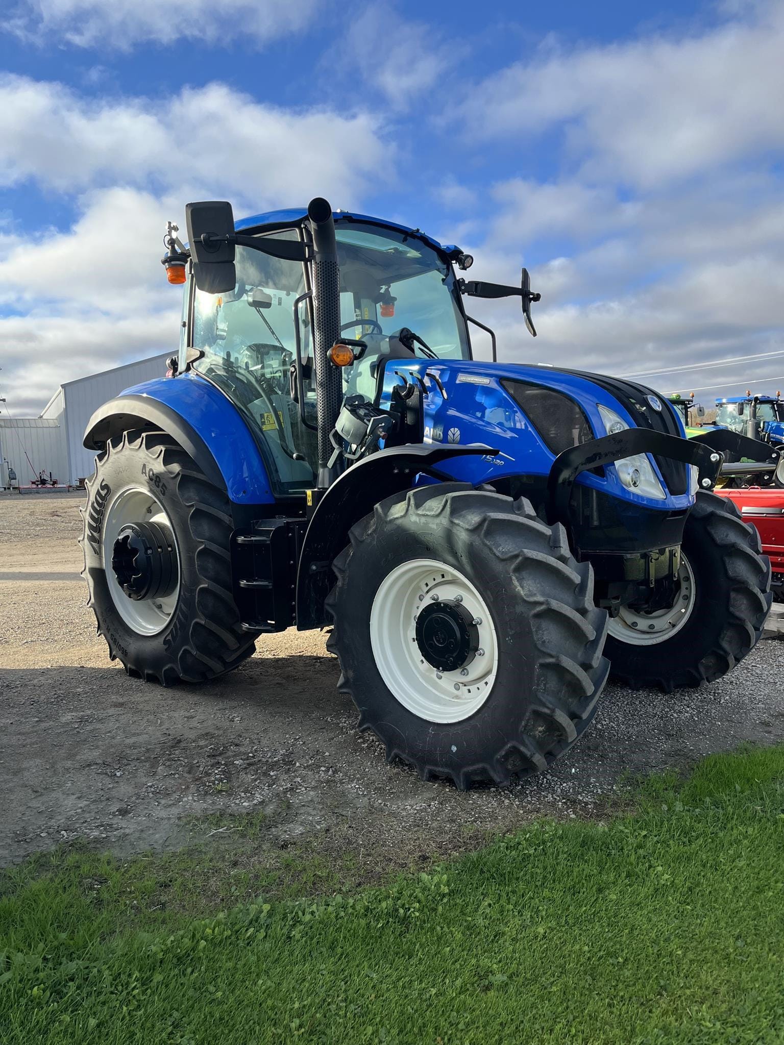 Main image New Holland T5.120