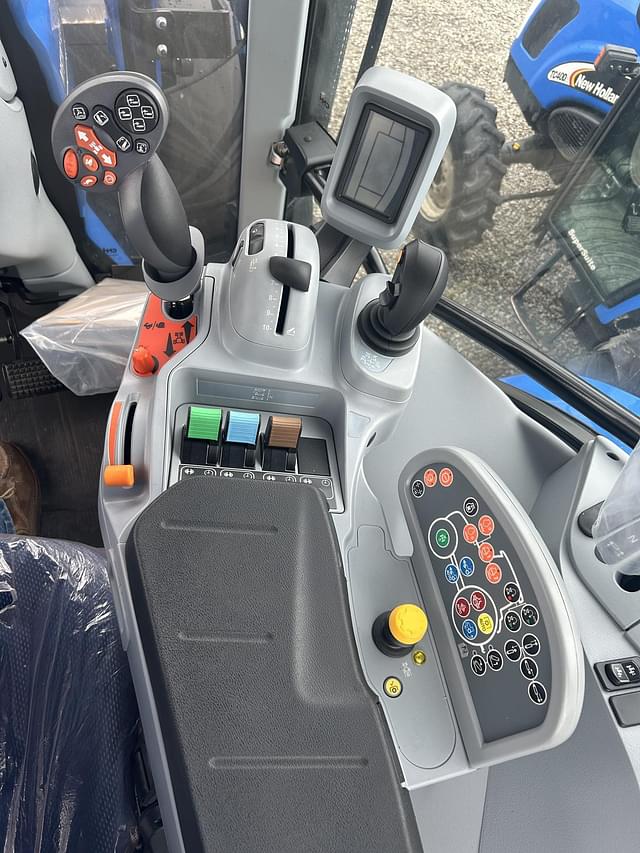 Image of New Holland T5.140 equipment image 2