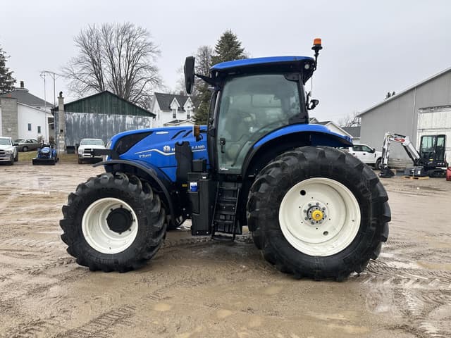 Image of New Holland T7.210 equipment image 1