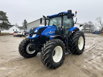 Main image New Holland T7.210