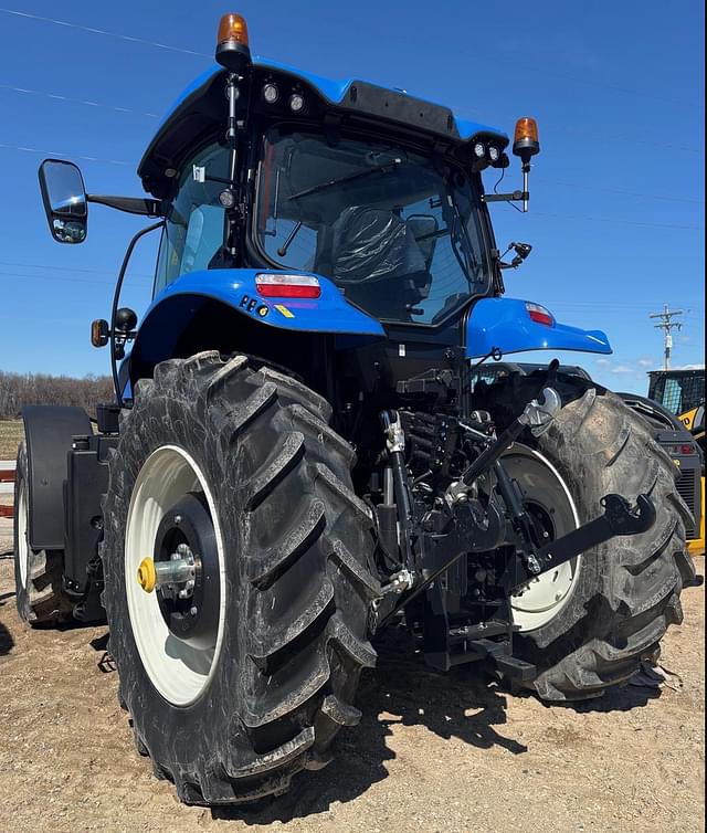 Image of New Holland T7.210 equipment image 3