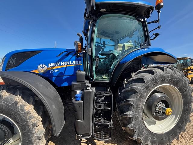 Image of New Holland T7.210 equipment image 1