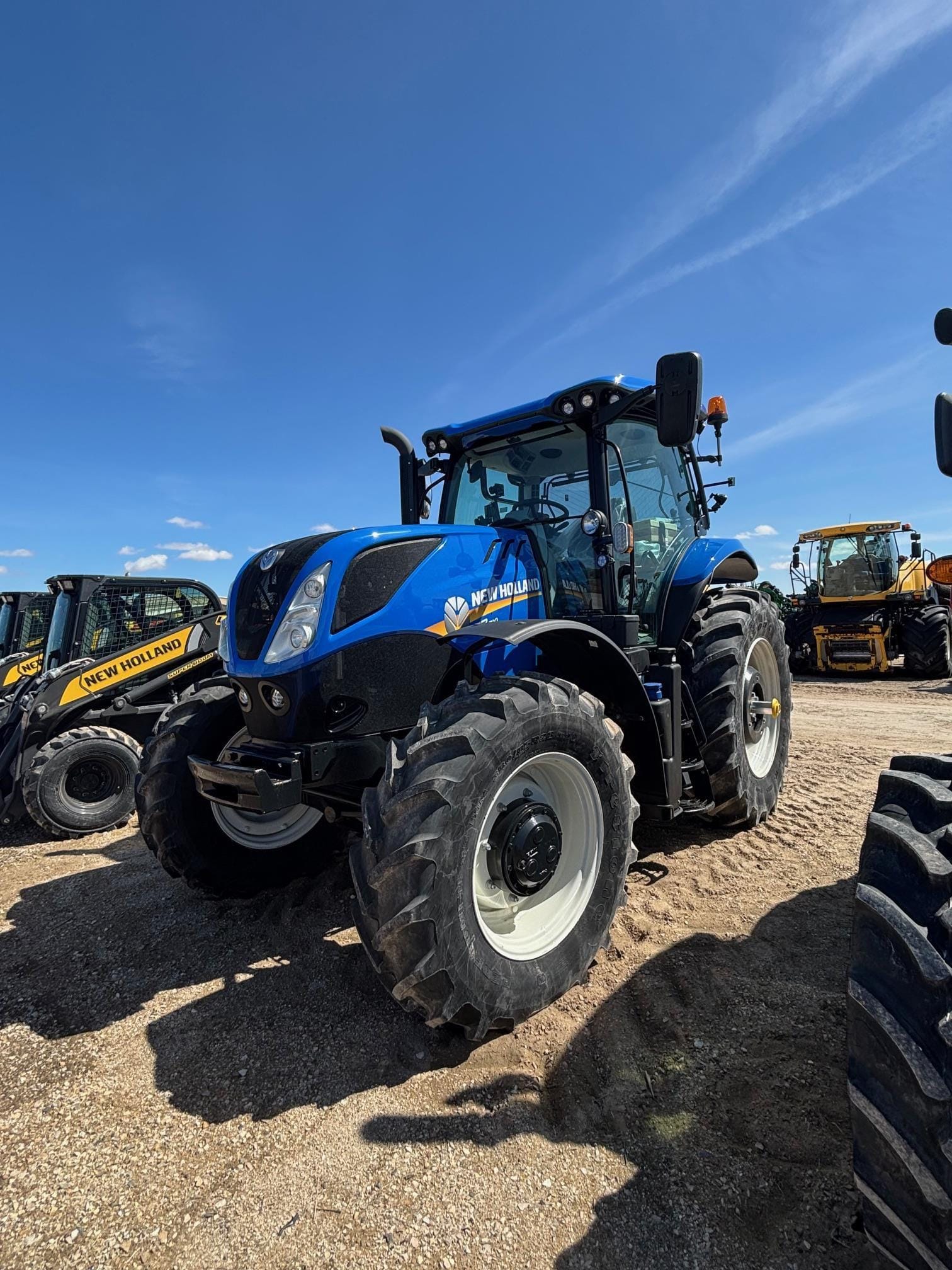 Main image New Holland T7.210