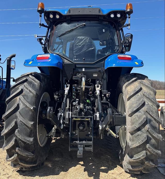 Image of New Holland T7.210 equipment image 4