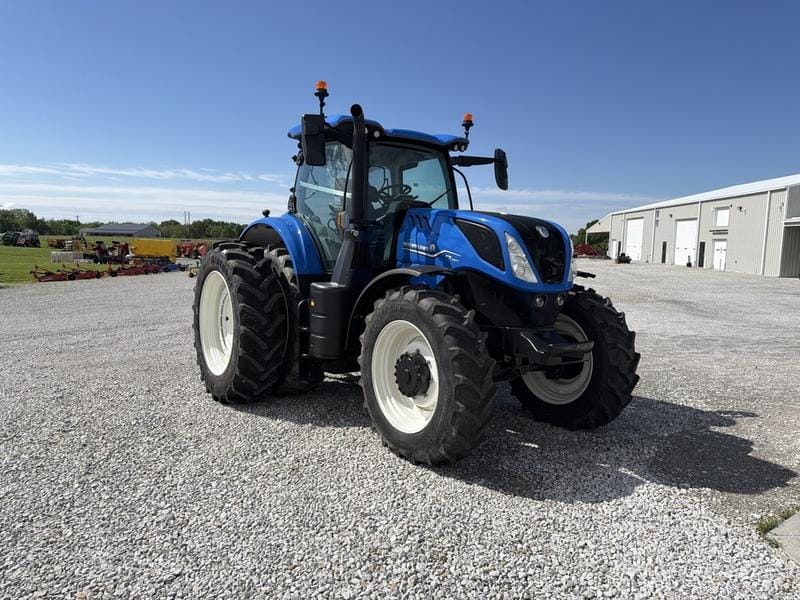 2025 New Holland T7.260 Equipment Image0