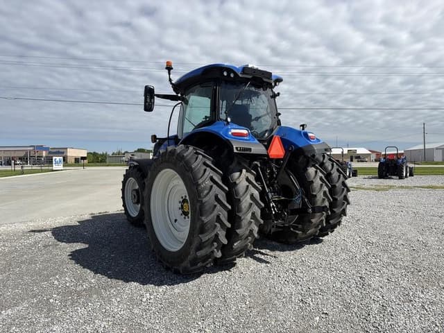 Image of New Holland T7.260 equipment image 2