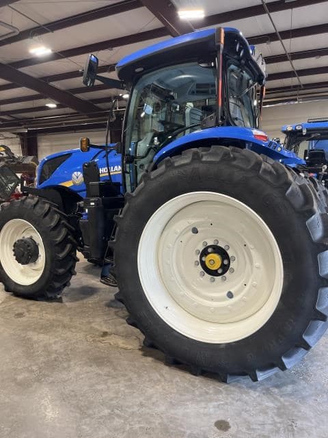 Image of New Holland T7.260 equipment image 2