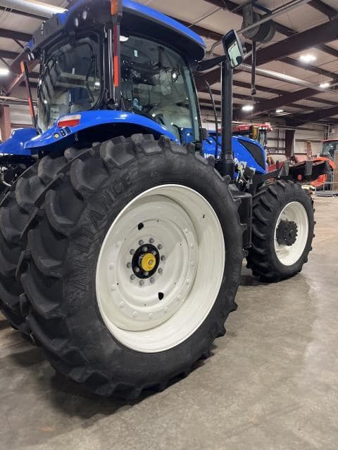 Image of New Holland T7.260 equipment image 4